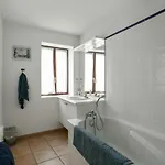 18th Century 2-bed House Sleeps 6 *