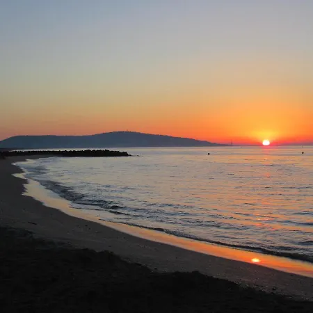 Tatil Evi 18th Century 2-bed House Sleeps 6 *